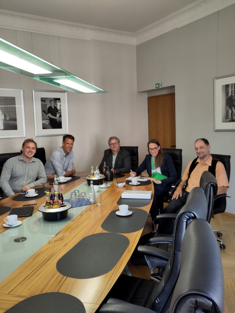 Konstruktive Zusammenarbeit durch regelmäßigen Austausch – Schleenbecker besucht Kreishandwerkerschaft Gießen
